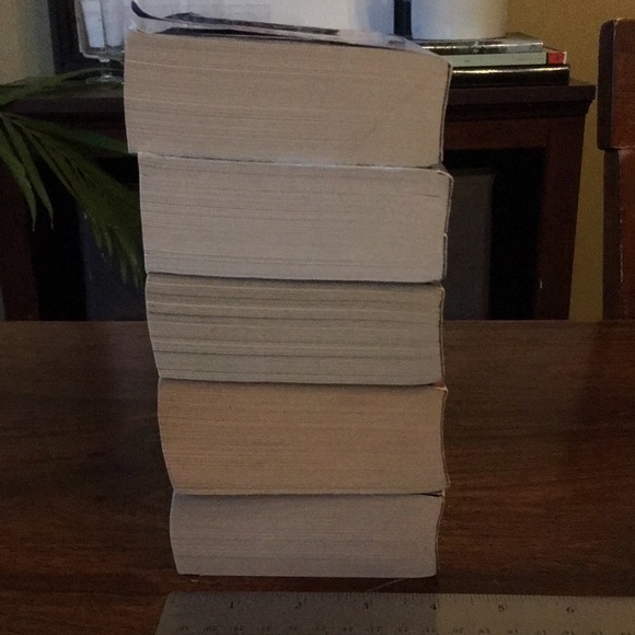 Robert Jordan (Lot of 5) WHEEL OF TIME used books TOR paperbacks # 1, 2, 3, 4, 7 - Picture 6 of 13